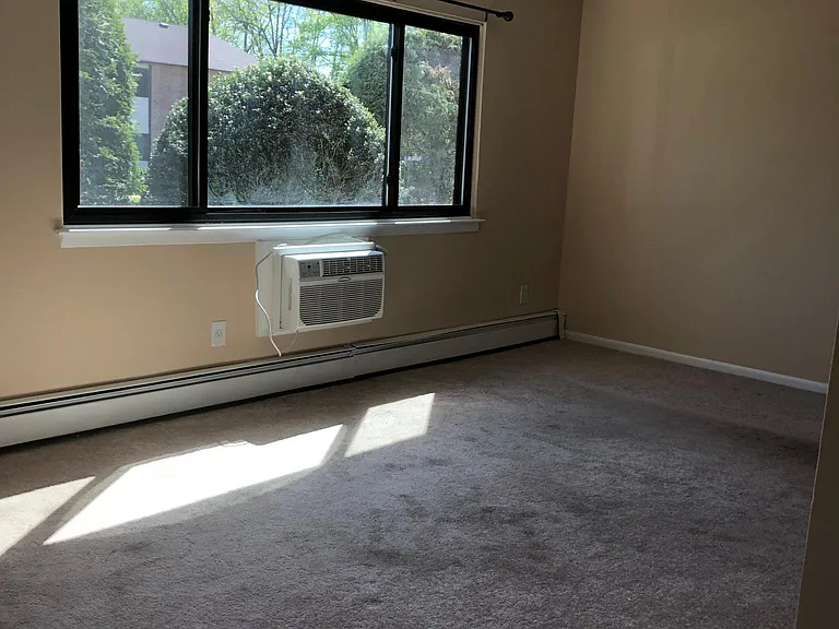 307 Cricket Ln #307 — Photo 8