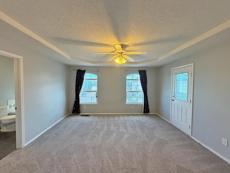 7300 Tricia Rd NE — Photo 36