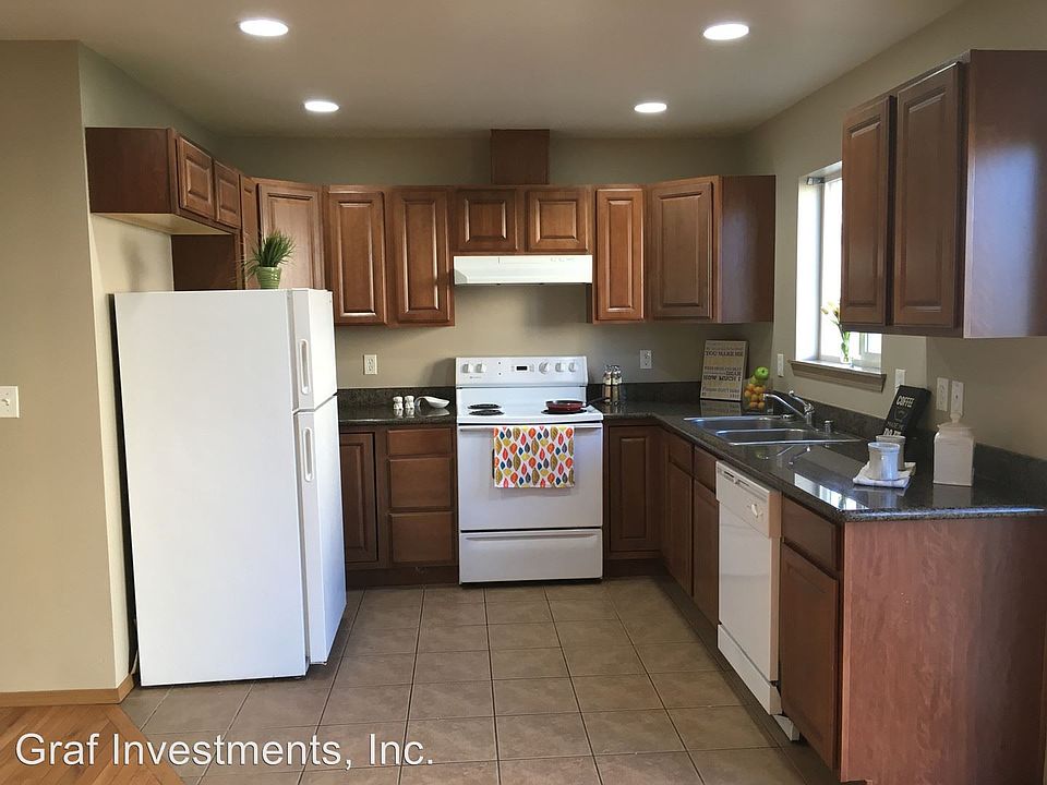 1st image of 1626 W Lee St APT 03