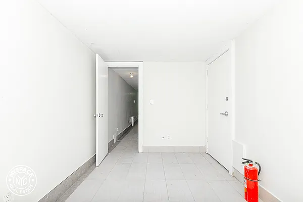 Rented by MySpaceNYC | media 17