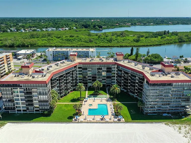 18304 Gulf Blvd #116 — Photo 47