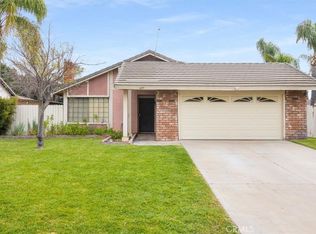 697 S Smoketree Ave, Bloomington, CA 92316