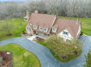 15 Creekside Ln, Barrington, IL 60010