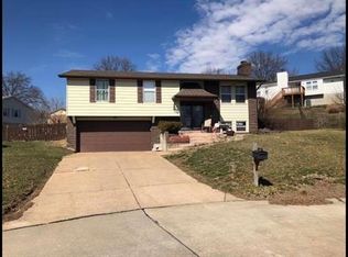 2715 Windford Ct, Saint Louis, MO 63129