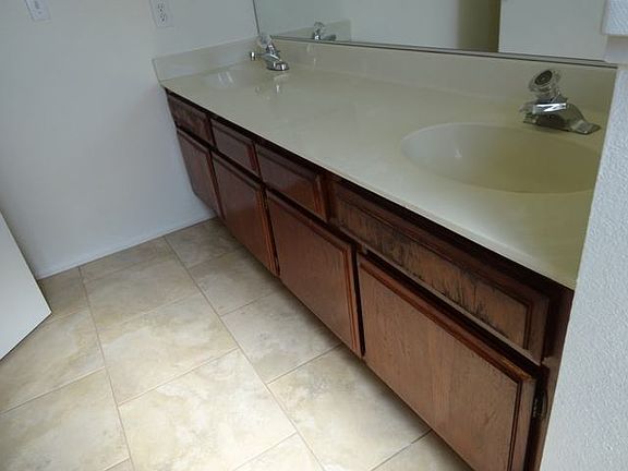 2nd image of 2800 Sodorno Ln