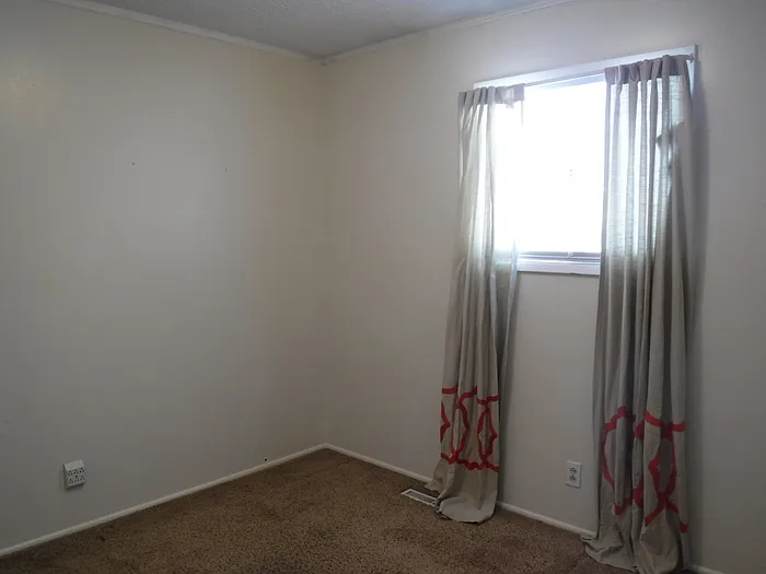 556 Montana Ave — Photo 19