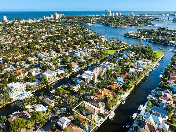 2nd image of 413 Coconut Isle Dr