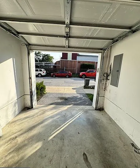 327 S Adams St — Photo 4