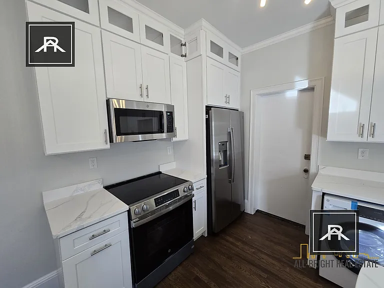 367 Tappan St #6 — Photo 1