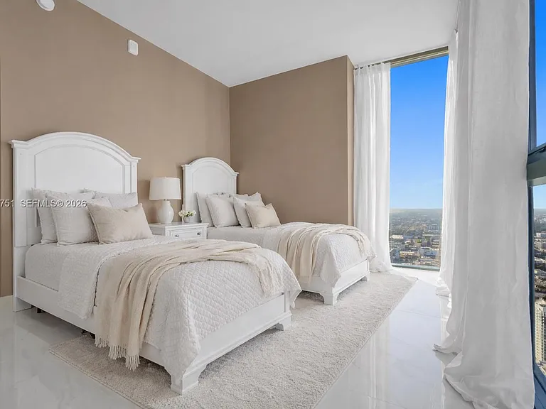 700 NE 24th St #Penthouse 5801 — Photo 28
