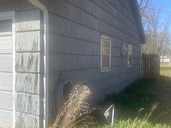 5th image of 916 Van Buren St