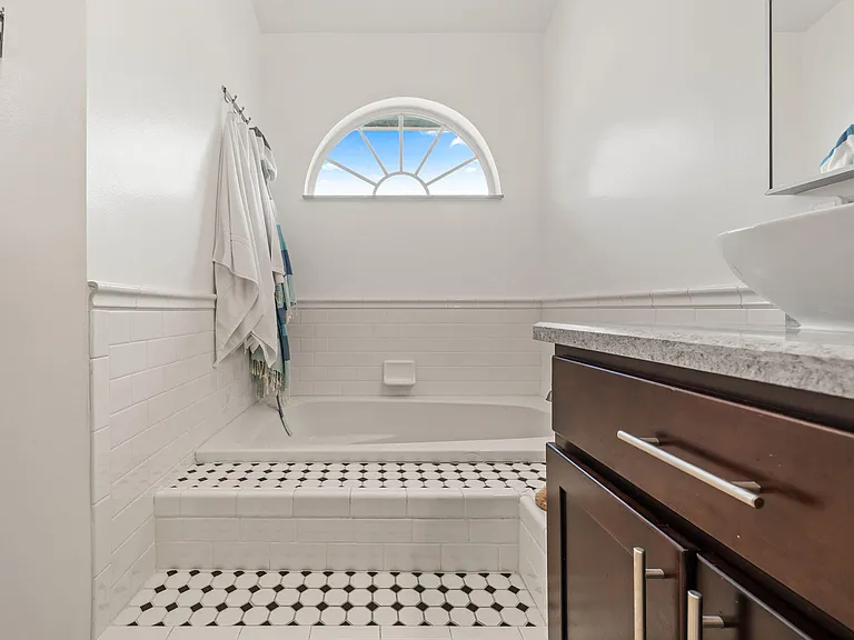 5250 Sapphire Valley — Photo 23