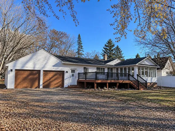 30153 Redfield Blvd, Shafer, MN 55074