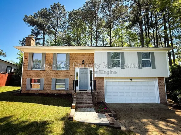 704 E Dynasty Dr, Cary, NC 27513