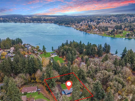 5th image of 3238 View Drive NW