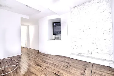 Rented by Urbane Brokerage