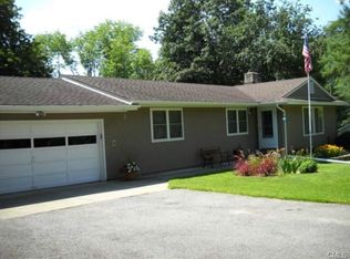 9 Pinewood Shrs, Sherman, CT 06784