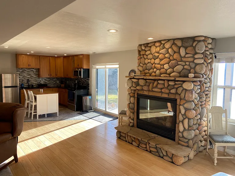 40195 Lindsay Dr — Photo 10