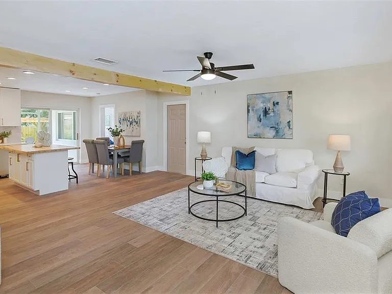 245 Grove Cir N — Photo 10