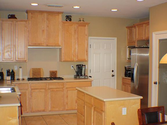 3rd image of 2090 Beckett Dr