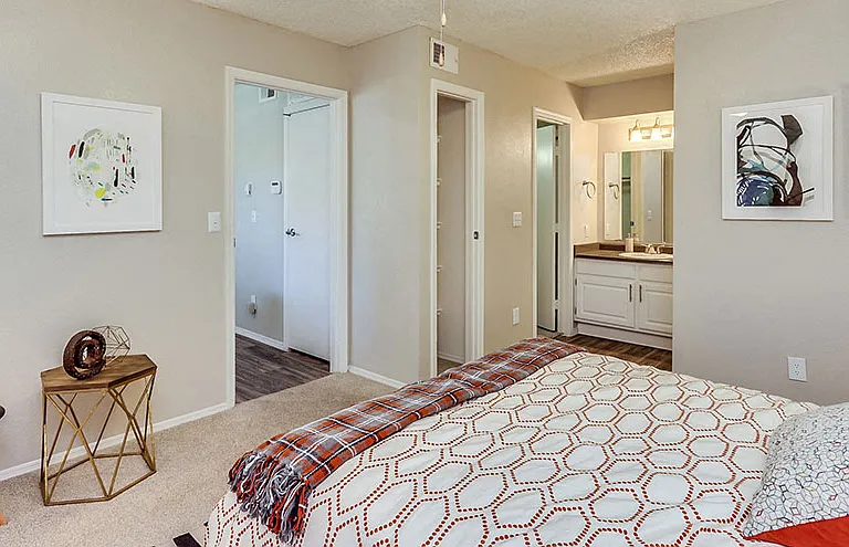 Madera Point Apartments — Photo 9