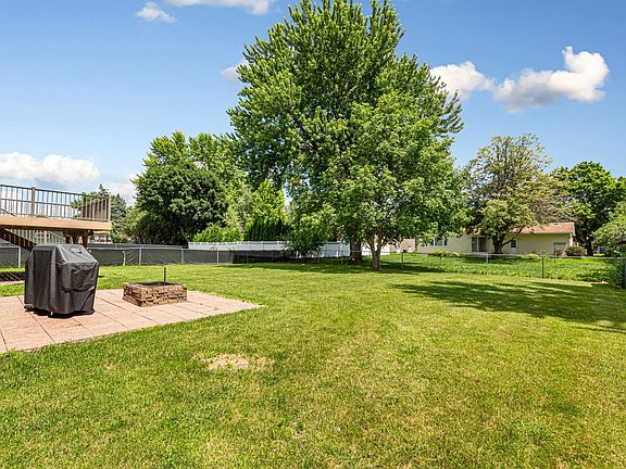 5th image of 105 Martin Cir