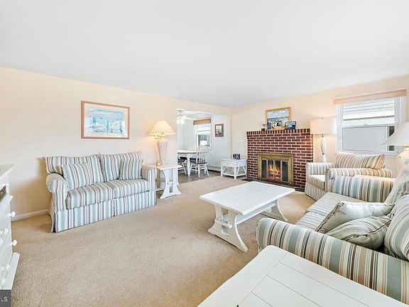 3rd image of 9 E Harmony Ave