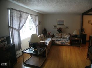 127 Thoreau Dr, Shelton, CT 06484