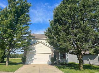 562 Springtree Ln, Avon, IN 46123