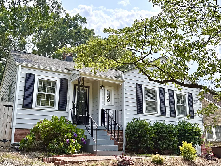 2807 Ashland St — Photo 1