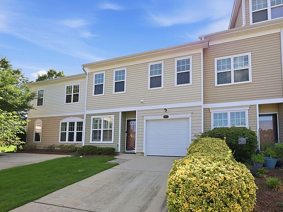 2nd image of 141 Deacon Ridge St