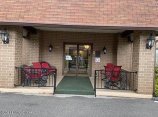 3030 Breckenridge Ln APT 421, Louisville, KY 40220