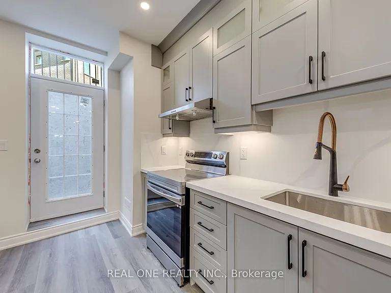 43 Viva Gdns #BASEMENT — Photo 11