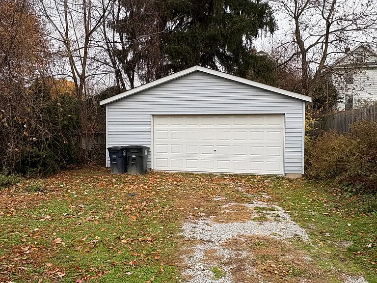 1449 Laffer Ave — Photo 3