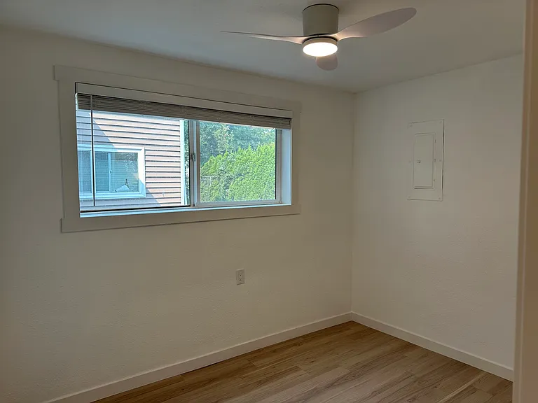 8540 SE 19th Ave — Photo 12