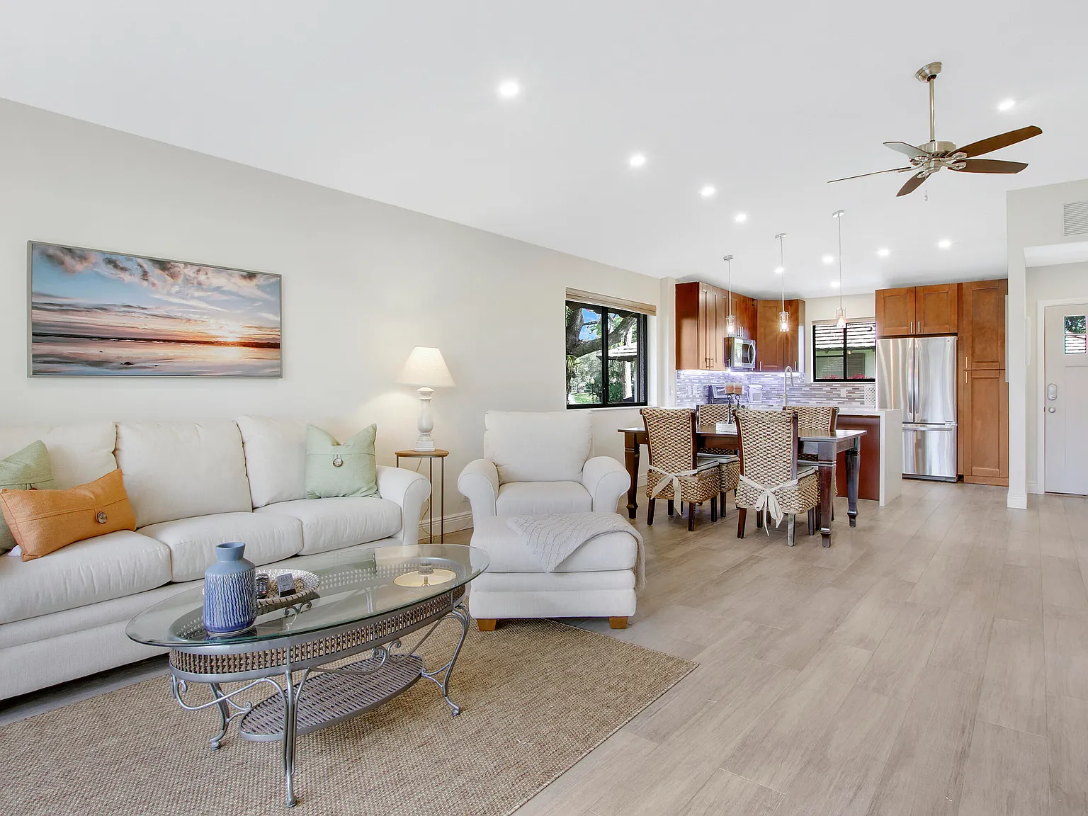 2 bed, 2.0 bath, 1135 sqft, $8,000 — Photo 4