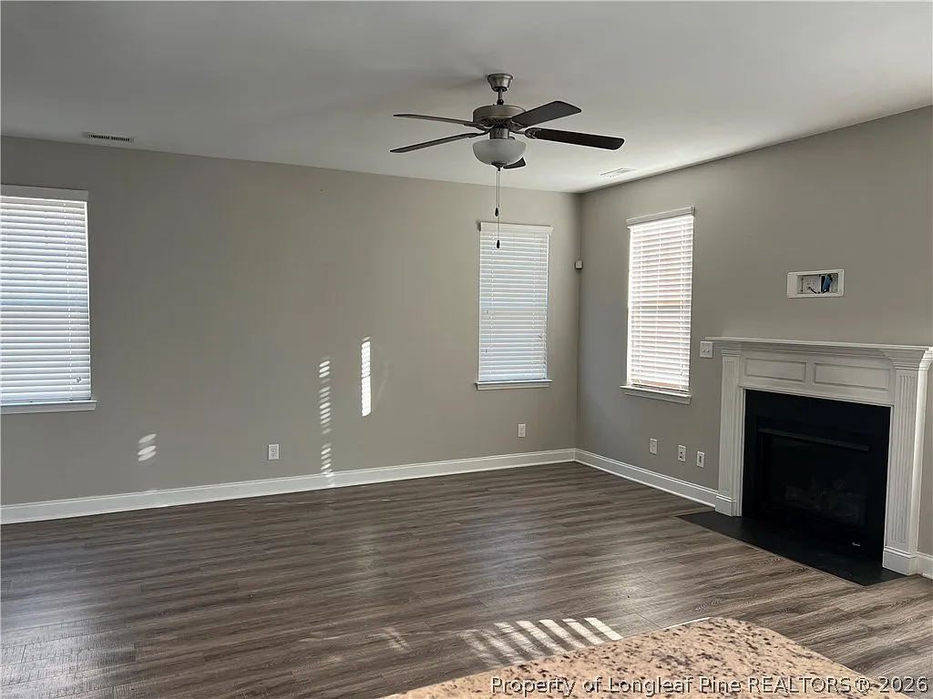 4 bed, 2.5 bath, 2015 sqft, $2,150 — Photo 3