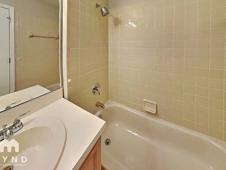 915 River Wind Ave — Photo 14