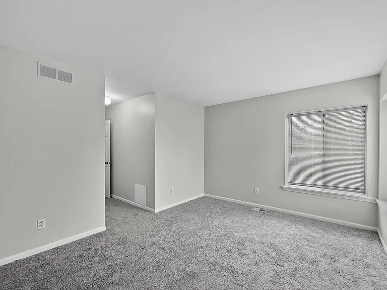 2245 S Commerce Rd — Photo 20