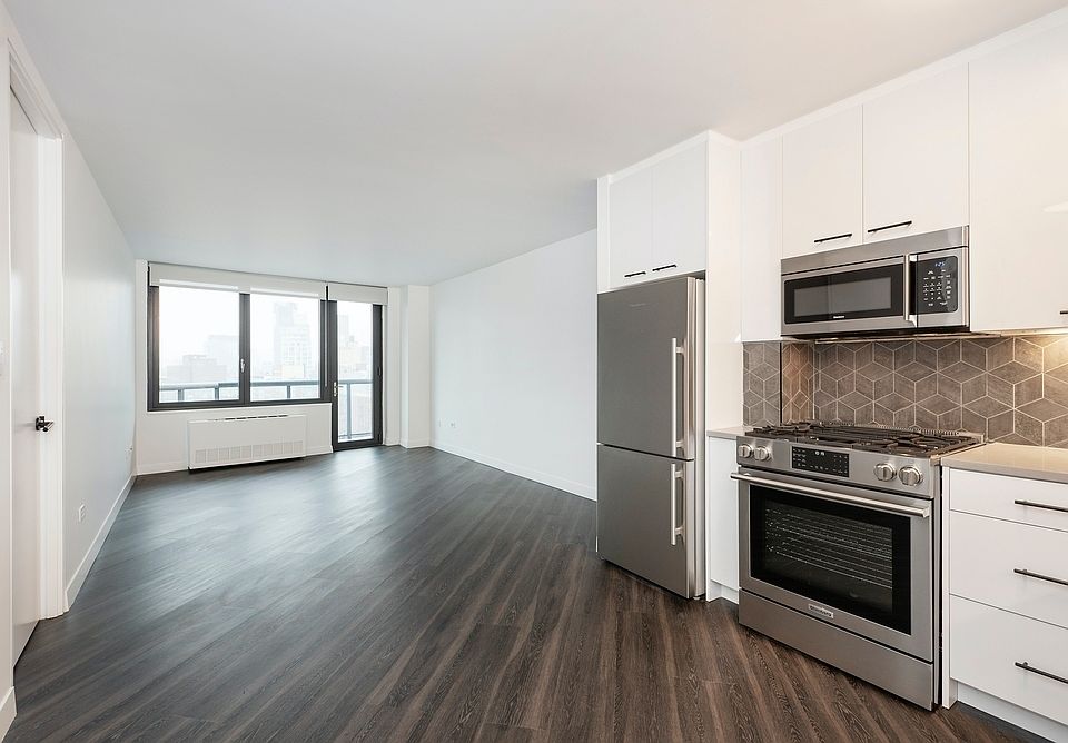 1st image of 250 E Houston St APT 10H