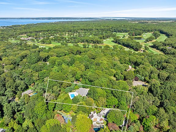 2nd image of 7 Fairway Ct
