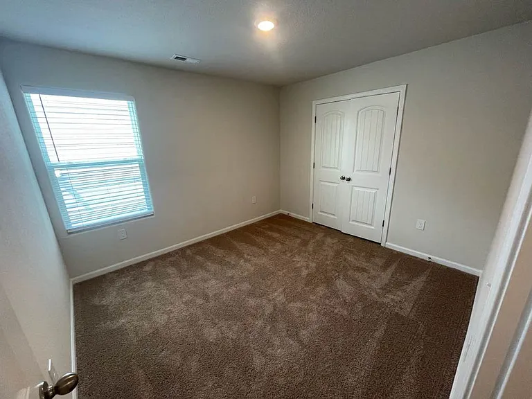 521 Hawley St — Photo 25