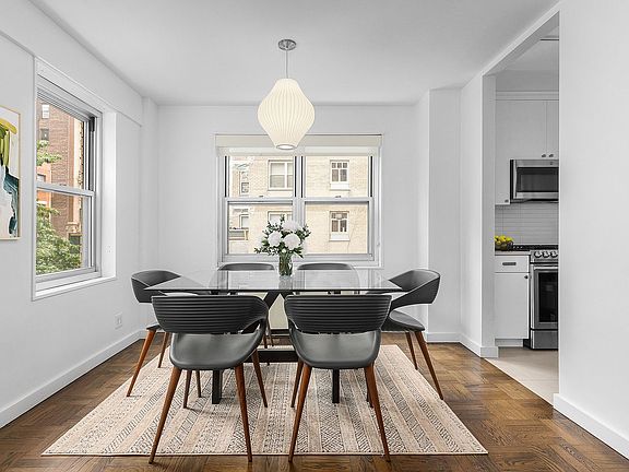 4th image of 20 E 9th St #3V