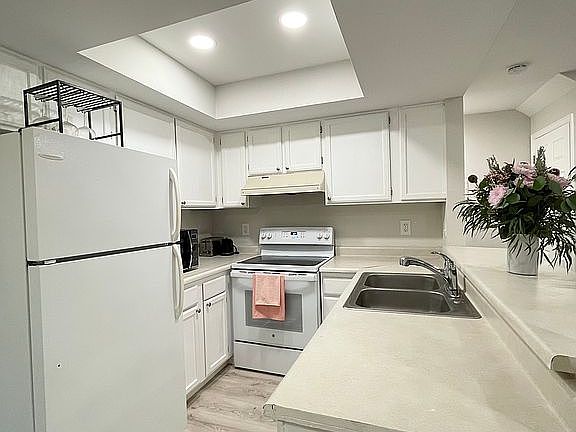5th image of 670 N Winona Ct APT 31