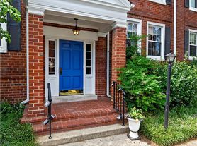 3057 S Buchanan St, Arlington, VA