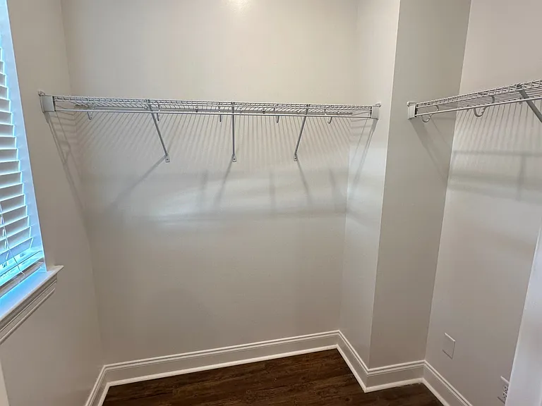 636 Cottage Grove Cir #1 — Photo 15