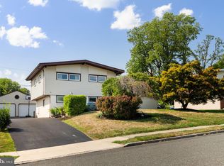 206 Yellowstone Rd, Plymouth Meeting, PA 19462