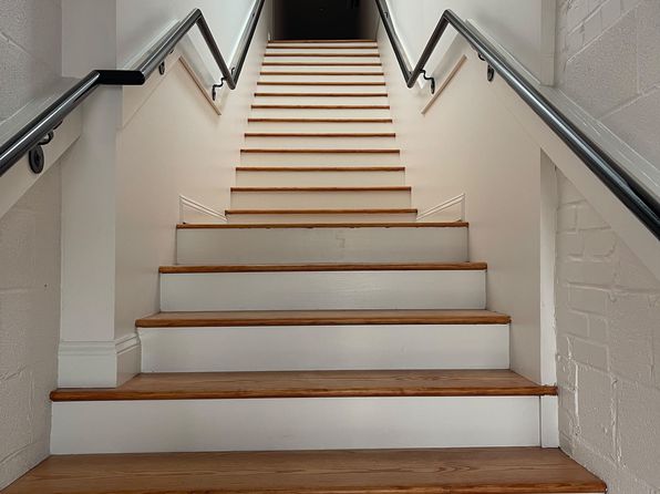 135 Hillsboro St #2A