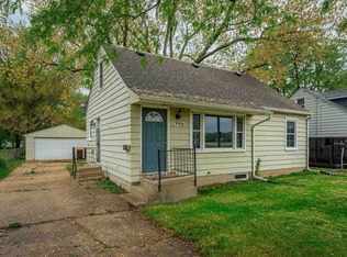 946 E Riverside Blvd, Loves Park, IL 61111