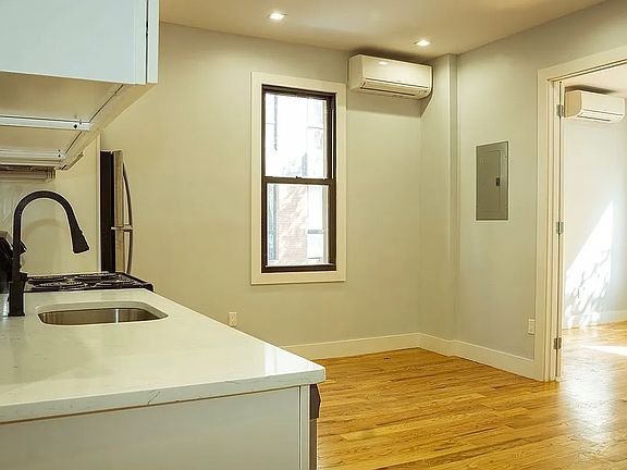 2nd image of 223 Halsey St #2B